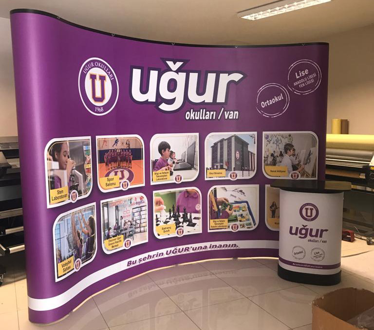 Uğur Koleji için yapılmış stand